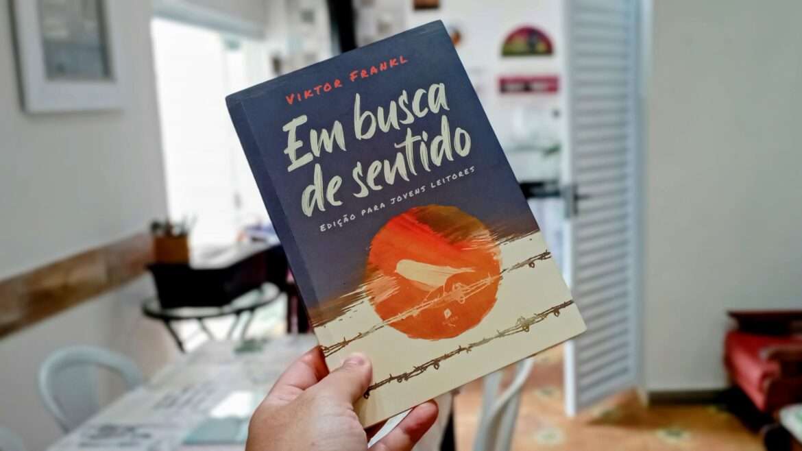 Livro Em busca de sentido de Viktor Frankl